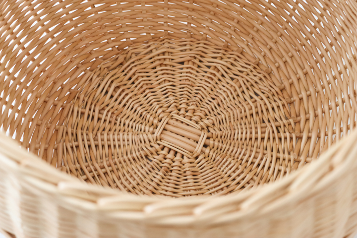 カゴアミドリ　ラトビア　ラウンドバスケット ラトビア ラウンドバスケット