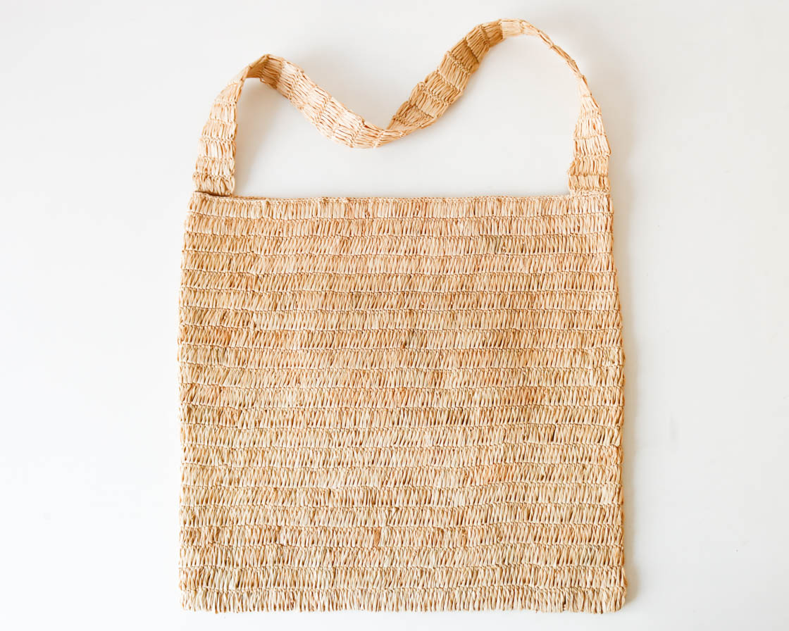 マダガスカル AMPIANA mail bag