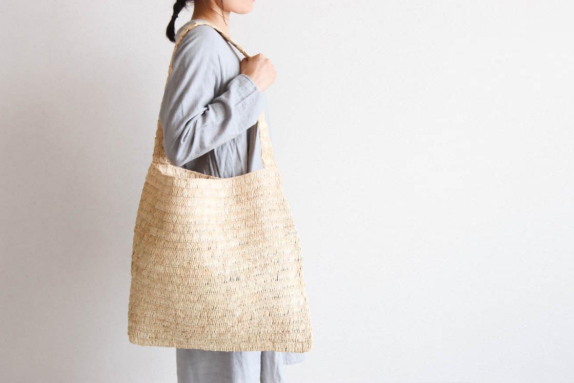 マダガスカル AMPIANA mail bag