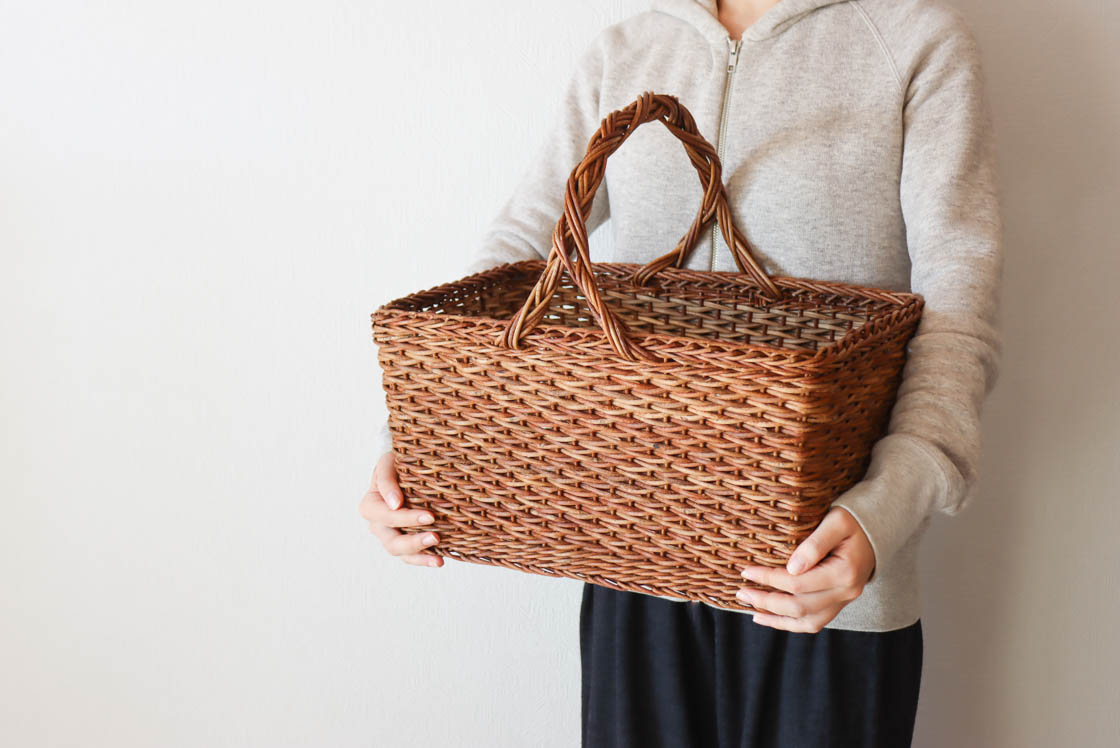 希少天然あけび細工四角形バスケット(青森県産) 希少天然あけび細工四角形バスケット(青森県産) 希少天然あけび細工