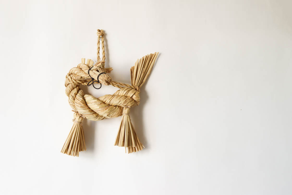 バンドッグページ　藁細工干支午 8251111053.JPG