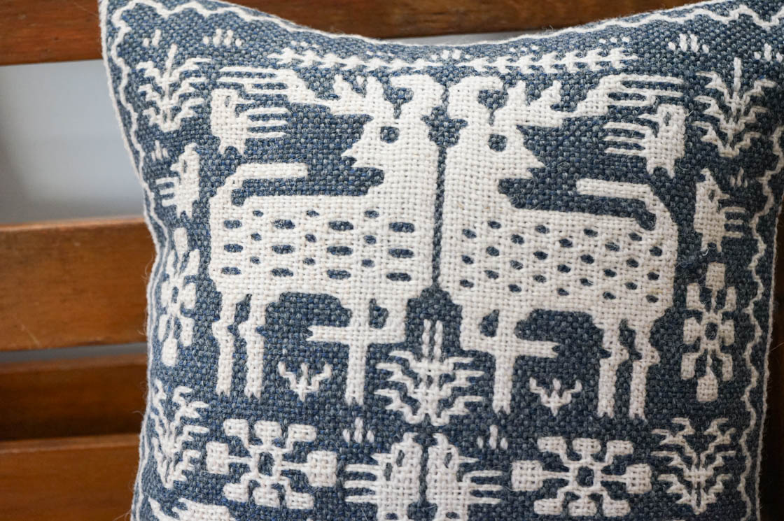 クッションカバー｜ルドガルダ・シエンコ