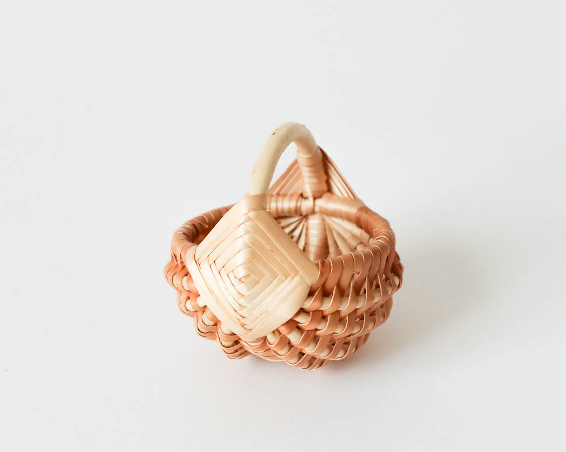 ラトビア ミニバスケット (5cm ブラウン)