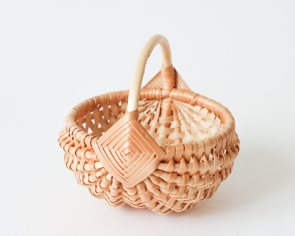 カゴアミドリ　ラトビア　ラウンドバスケット カゴアミドリ ラトビア ラウンドバスケット ラトビア ラウンドバスケット